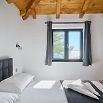 Kamp Lunga + Campsite Jezera