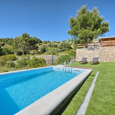 营地 Kamp Lunga + *