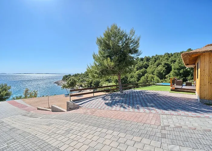 Kamp Lunga + 营地 耶泽拉