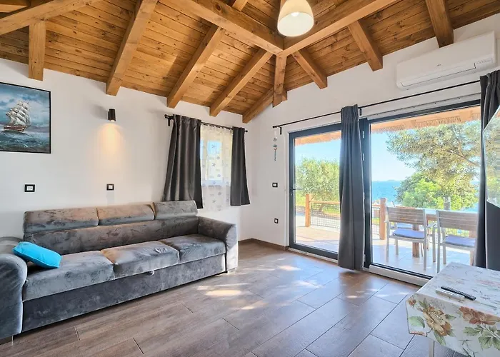 营地 Kamp Lunga + 耶泽拉